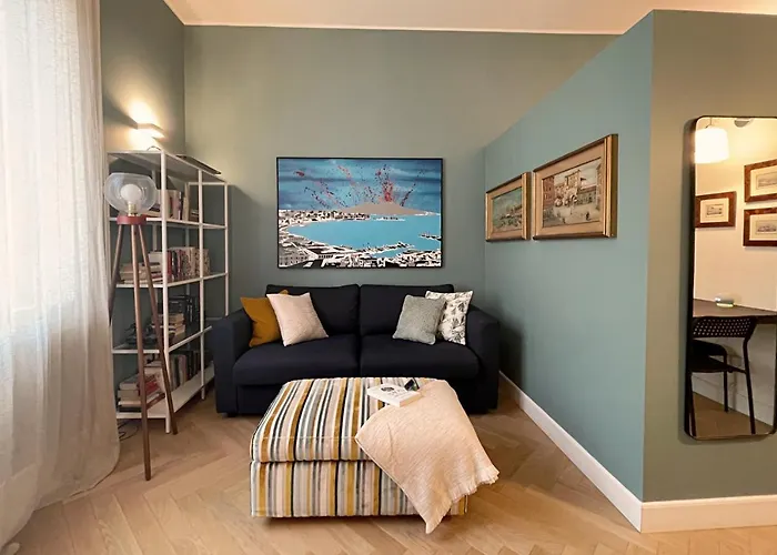 Oreaspiti - Not Only A Suite In Magenta Quarter